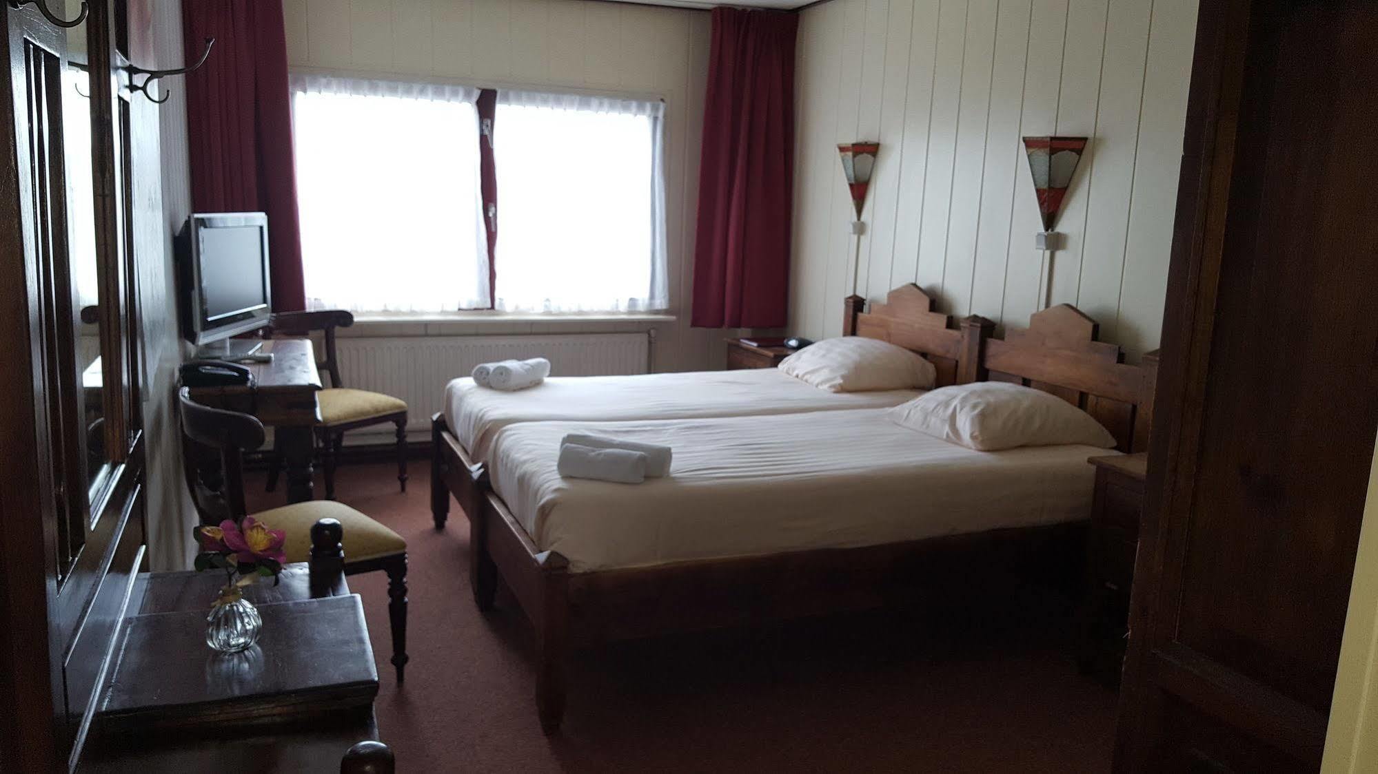 Hotel Wienerhof Ден-Хелдер Экстерьер фото