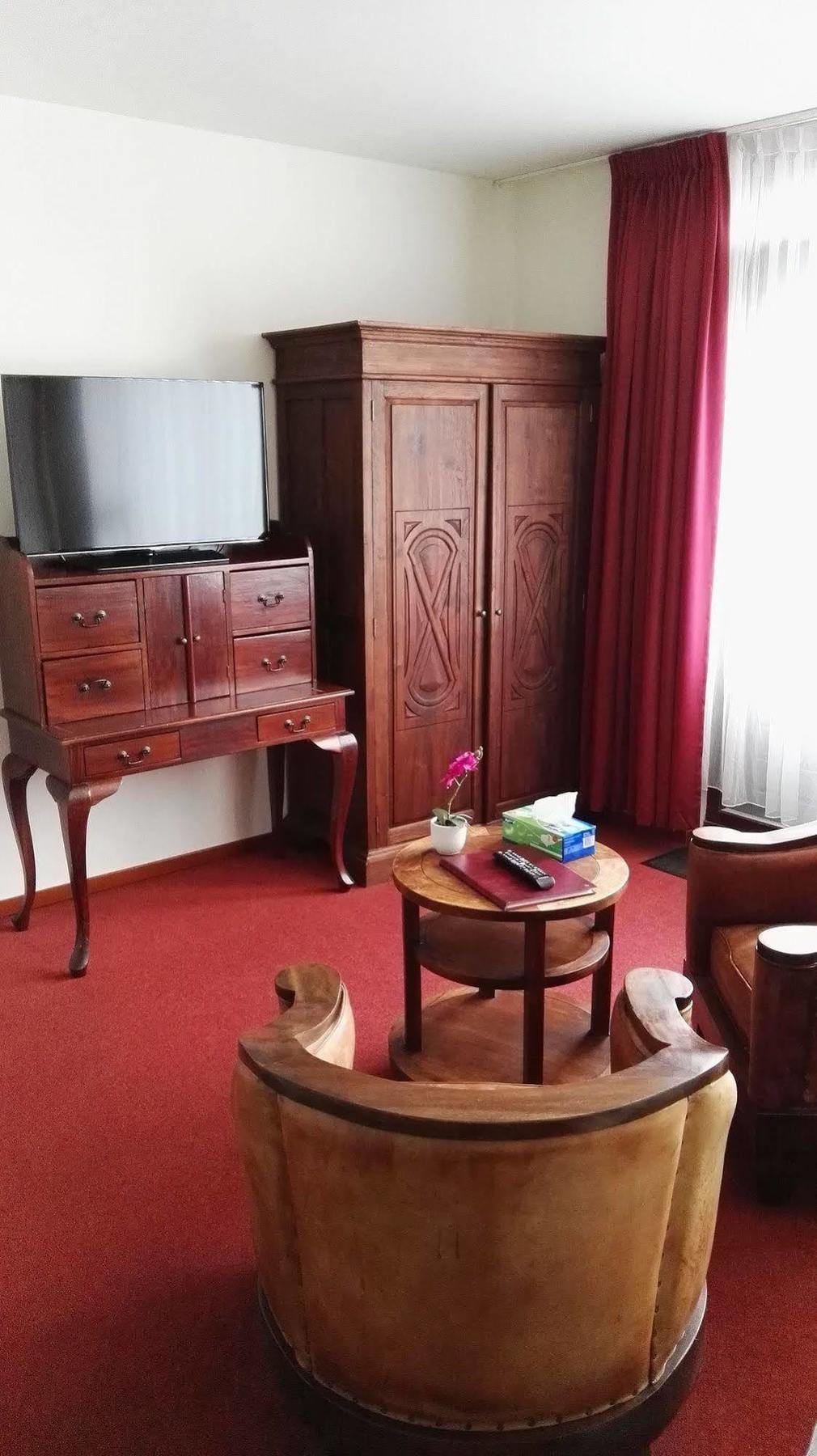 Hotel Wienerhof Ден-Хелдер Экстерьер фото